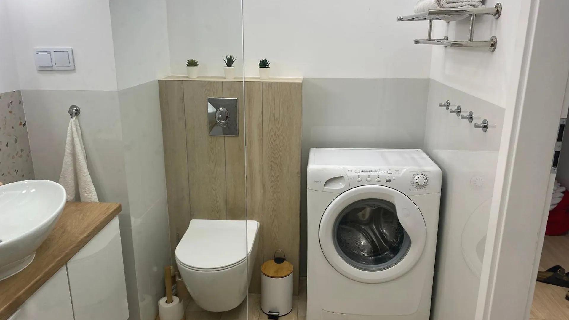 ורשה Metro Szwedzka Apartament Apple 0*,  פולין